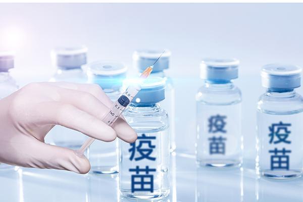我國新冠疫苗累計接種近24億劑次，專家回應(yīng)熱點(diǎn)問題
